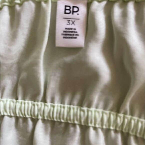 BP Women’s Bow Detail V-Neck Tank Top in Green Limecream W/ Smock Back Size: 3X - Picture 5 of 7